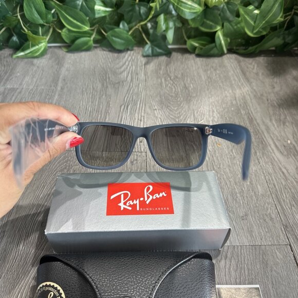 Ray-Ban Justin Rubber Blue Frame Grey Gradient  RB4165 6813/ 11  54 - Picture 5 of 7